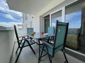 Appartement Neuf 3 Pièces avec Terrasse, Proche Gare et Vieux Port - 6 Couchages, Parking Inclus - FR-1-246-588